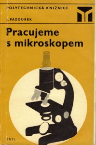 Pracujeme s mikroskopem.jpg