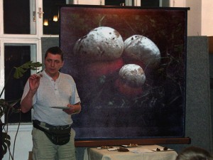 Unhost2007-02.jpg
